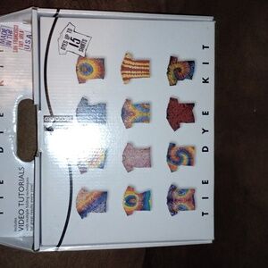 Sale 💰 💰 Tie dye kit.